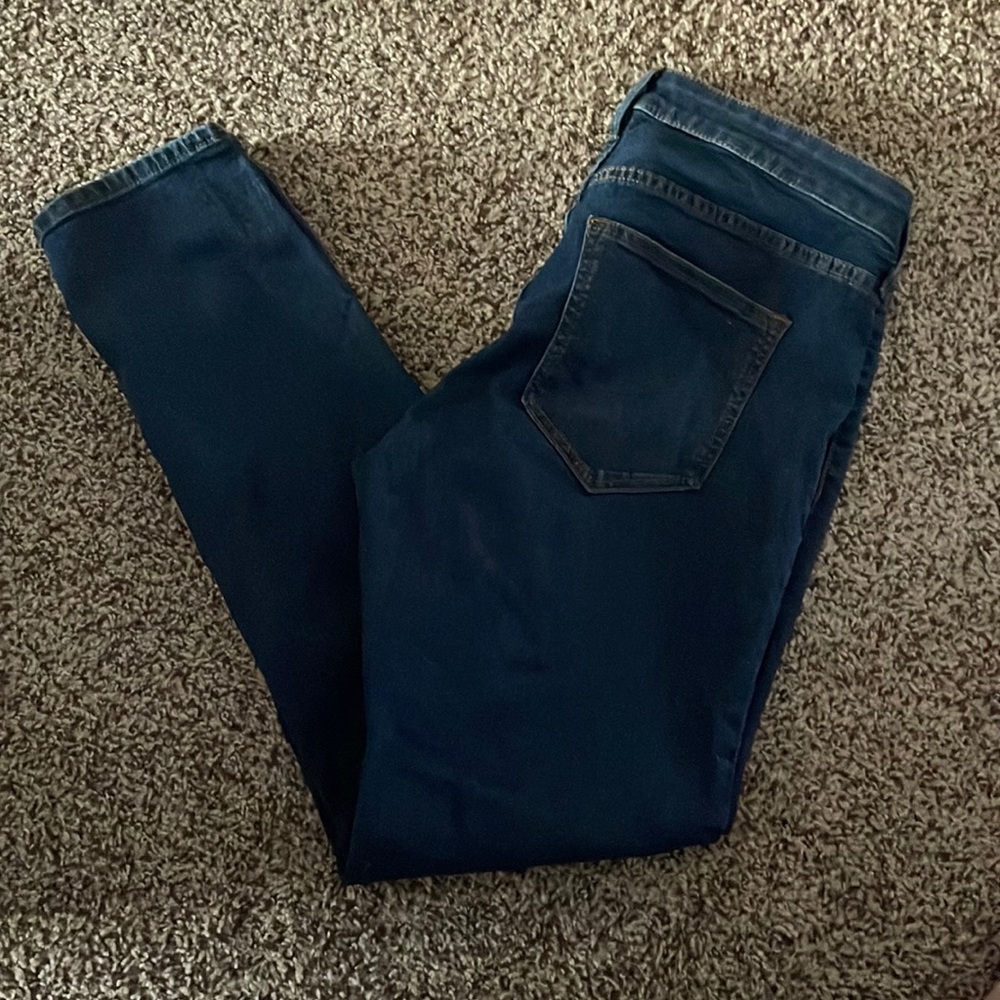 &Denim skinny ankle jeans.